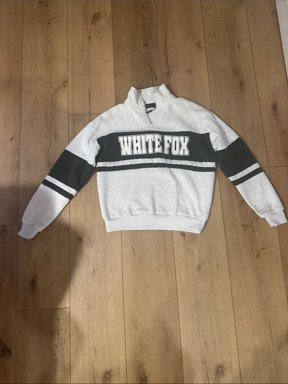 XS White Fox Turtleneck Sweater/Sweatshirt